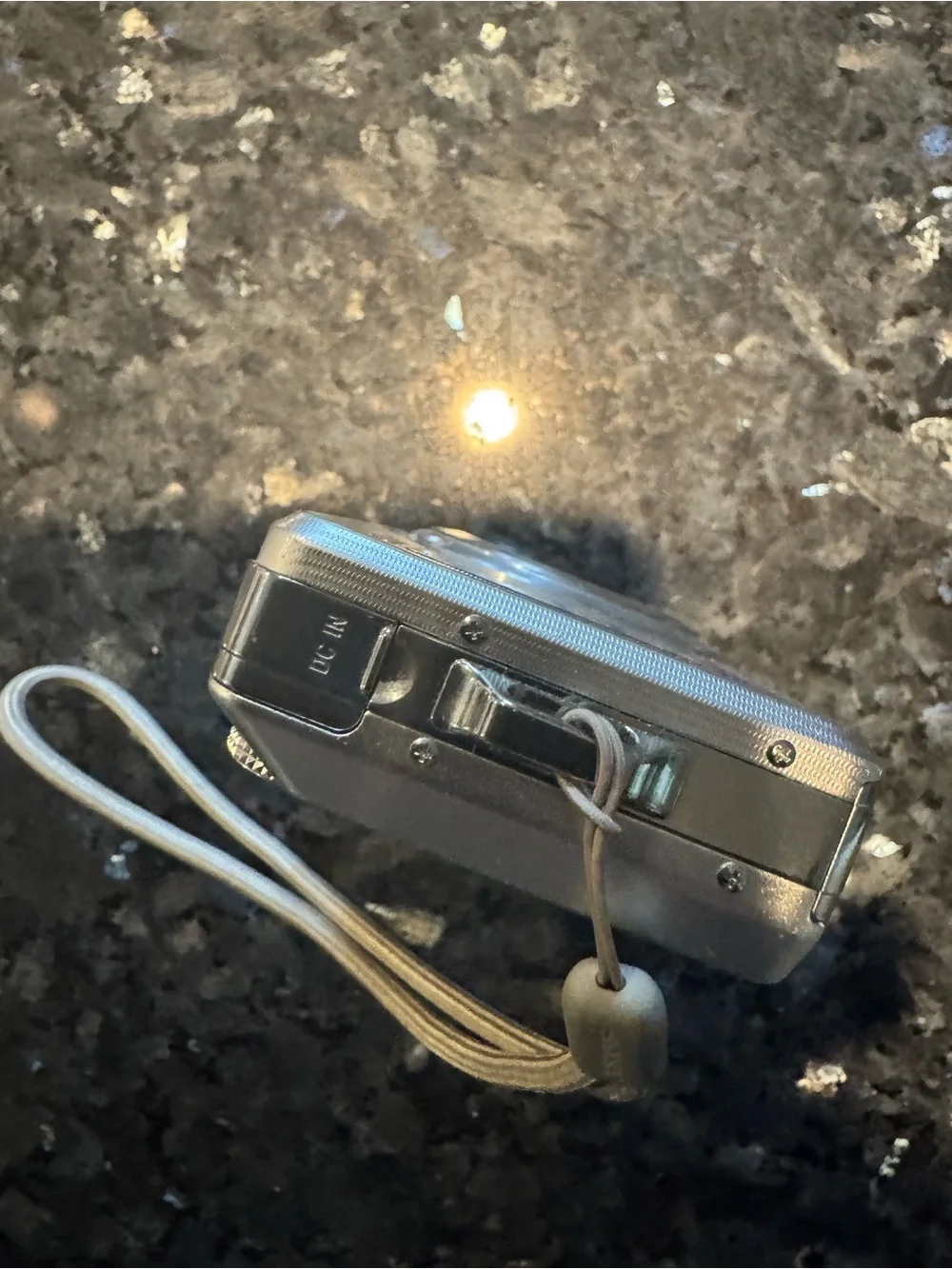 GUC Sony Silver Compact Cyber-shot Digital Camera with Carl Zeiss Lens dsc-100